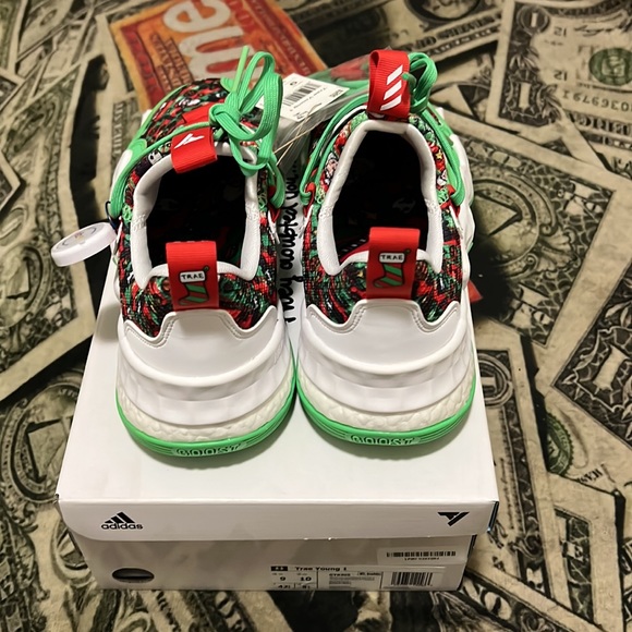 Trea Young 1 - Picture 4 of 9